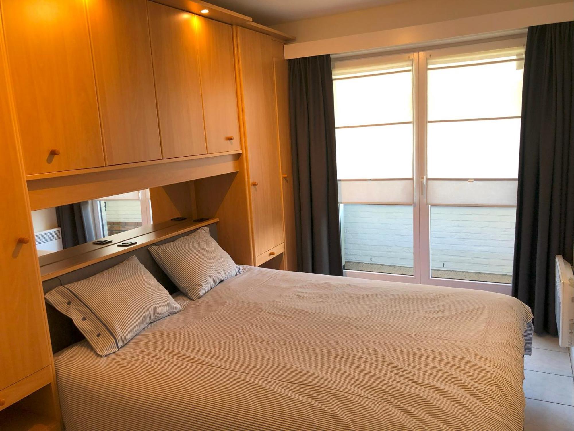 Seastar Apartment *